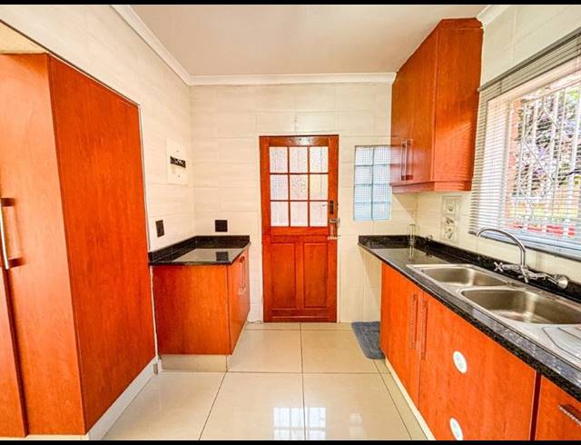 3 BEDROOM TOWNHOUSE FOR SALE IN BASSONIA